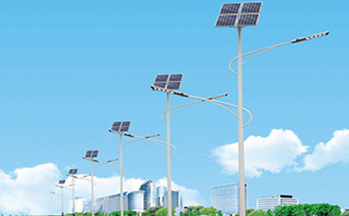 北方冬季和田市太阳能路灯的保养要点