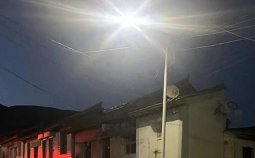 农村院子里最适合的和田市太阳能路灯亮度与安装要点